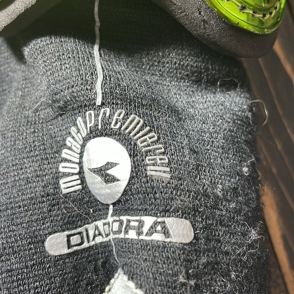 Diadora soccer shin pads size 9” - Picture 7 of 17